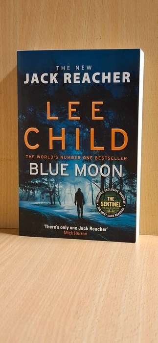Blue Moon : Lee Child (Paperback)  NEW CONDITION