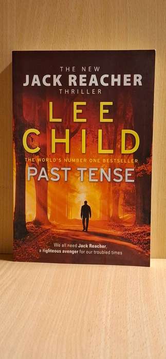 Past Tense : Lee Child  (Large Paperback)  NEW CONDITION