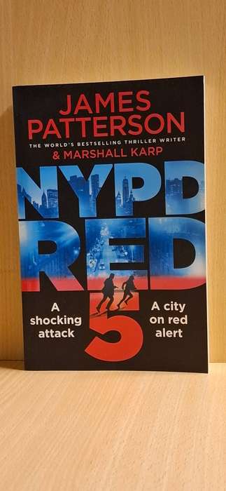 NYPD RED 5 : James Patterson  (Large Paperback)  NEW CONDITION