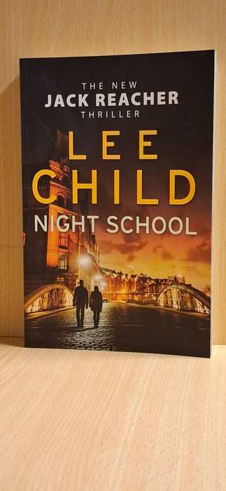 Night School : Lee Child  (Large Paperback)  NEW CONDITION