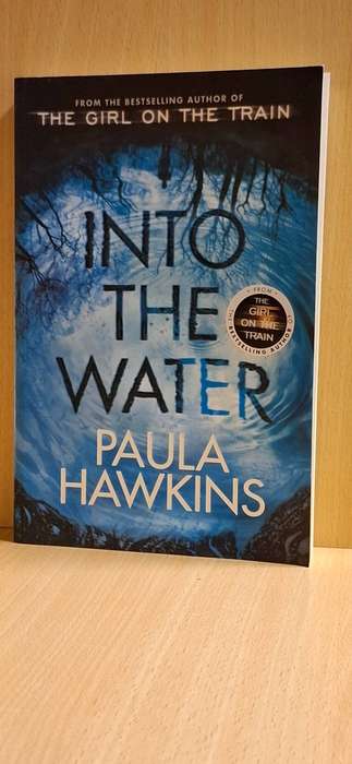 Into the water : Paula Hawkins  (Large Paperback)  NEW CONDITION