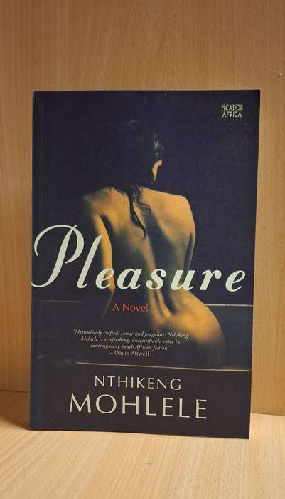 Pleasure : Nthikeng Mohlele  (Paperback)