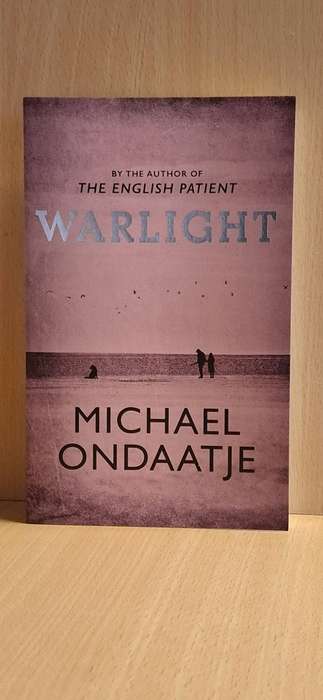 Warlight : Michael Ondaatje (Paperback)