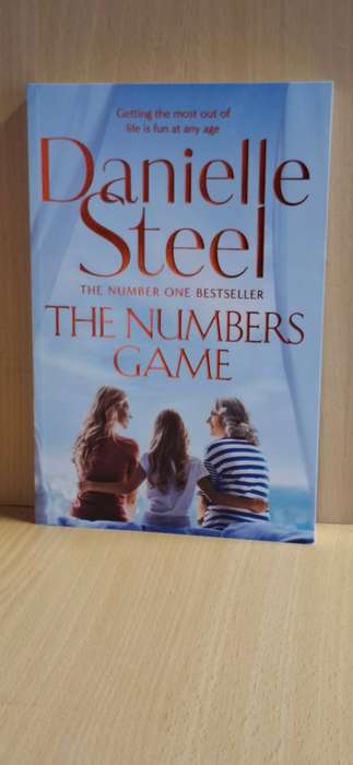 The Numbers Game : Danielle Steel  (Large Paperback)