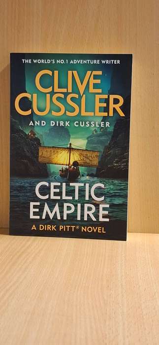 Celtic Empire : Clive Cussler (Large Paperback)