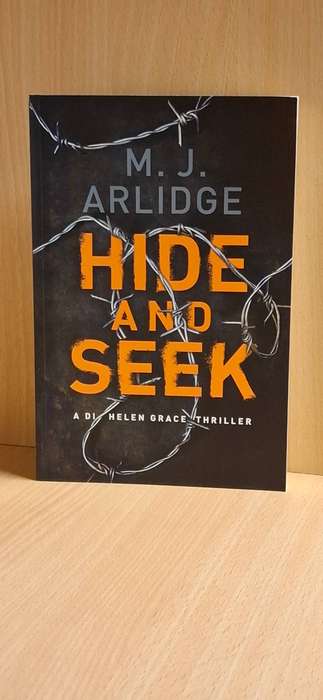 Hide and Seek : M.J. Arlidge (Large Paperback) NEW CONDITION