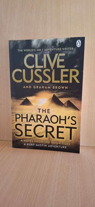 The Pharoah`s Secret: Clive Cussler (Paperback)