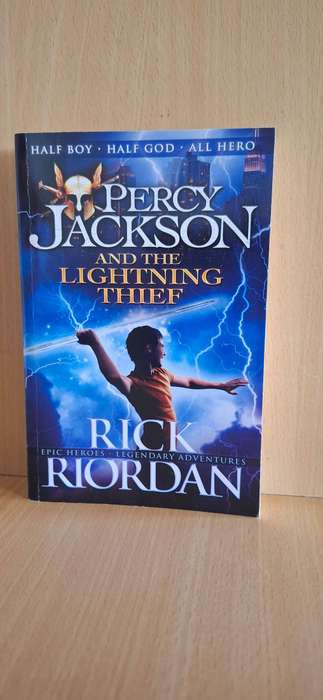 Percy Jackson and The Lightning Thief: Rick Riordan  (Paperback)  NEW CONDITION
