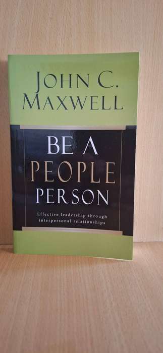 Be a People Person : John C. Maxwell  (Paperback)