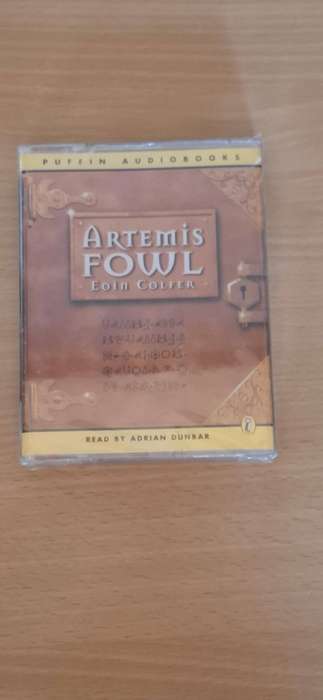 Puffin Audiobooks - Artemis Fowl : Eoin Colfer (2 cassettes)  NEW CONDITION
