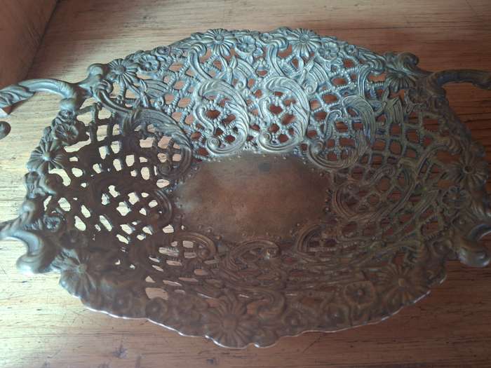 Plated ornated oval bowl