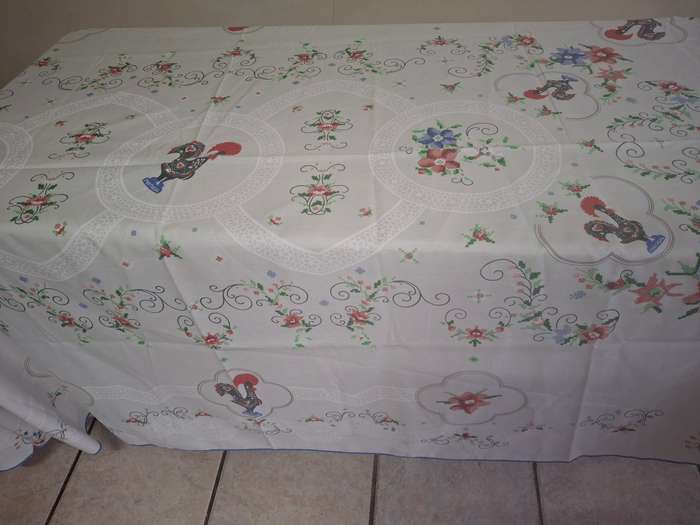 Pretty nicely printed floarl table cloth