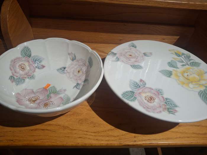 Pretty floarl bowl and matching porcelain tazzs