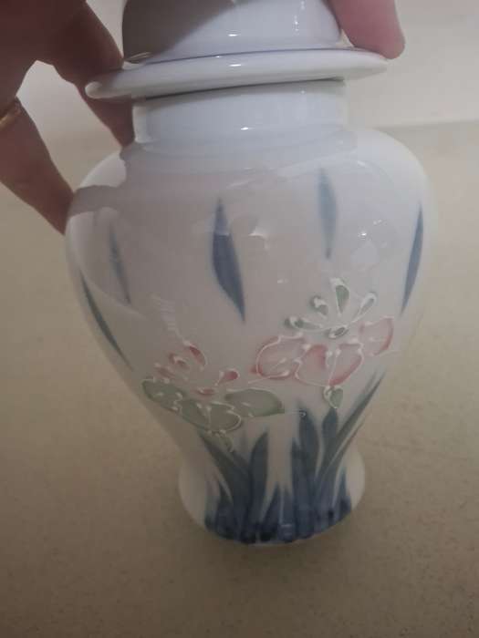 Pretty made in japan floarl procelain ginger jar