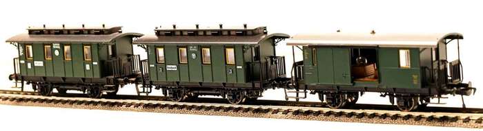 FLEISCHMANN: 2x DRG 3RD CLASS PASSENGER & 1x BAGGAGE COACH (HO)