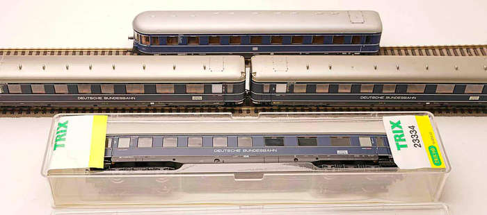 Trix & Liliput Passenger Coaches of the DB (HO) 4x