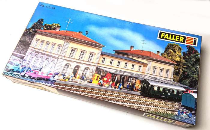 Faller Railway Station (HO)