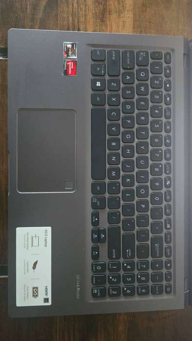 Asus Vivobook x515ua, Radeon 5700U Ryzen 7, 16GB RAM, 512GB NVME