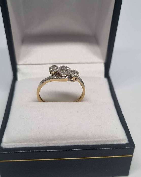 18ct Yellow Gold and Platinum Diamond Ring