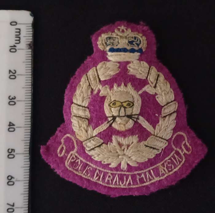MALAYSIA POLICE FORCE EMBROIDERED CAP BADGE                     L137