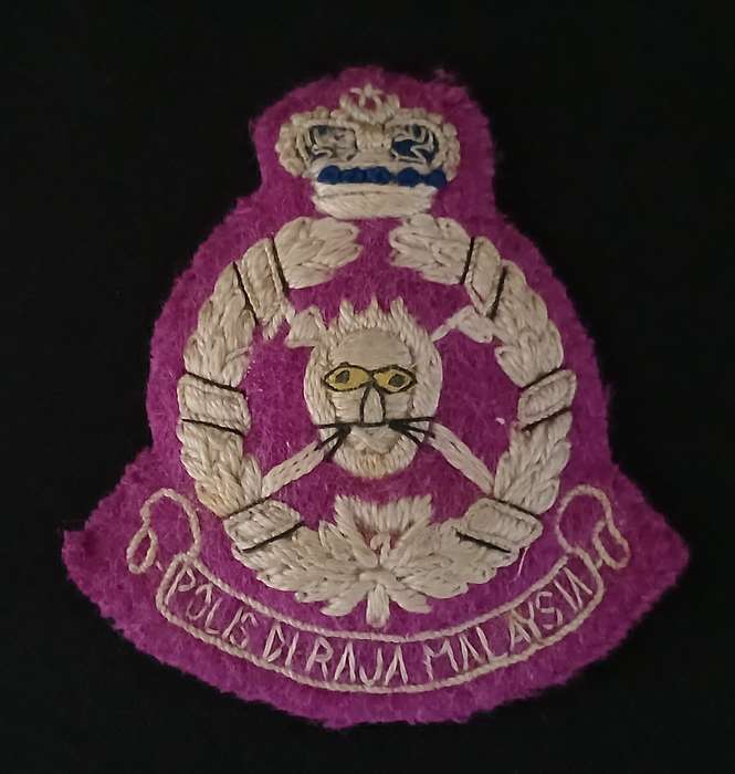 MALAYSIA POLICE FORCE EMBROIDERED CAP BADGE                     L137