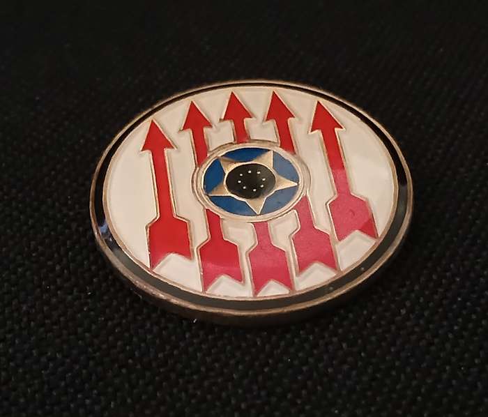 MOZAMBIQUE RENAMO FORCES  BADGE  ( NOTE NO PINS )                 L135