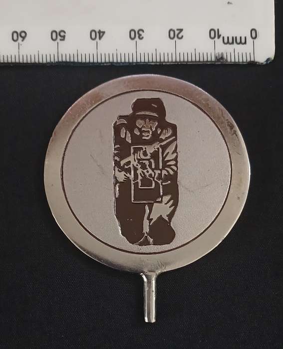 MILITARY GUN RANGE TARGET  BADGE                      L201