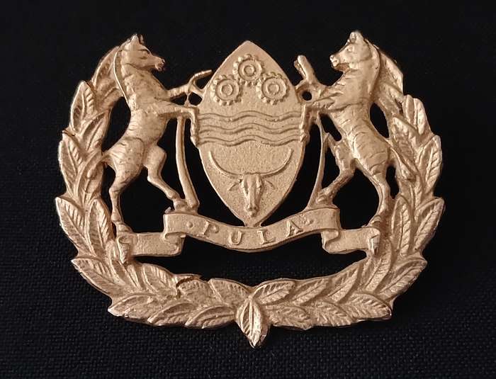 BOTSWANA DEFENCE FORCE WOII ARM BADGE     " SCARCE "                 P10