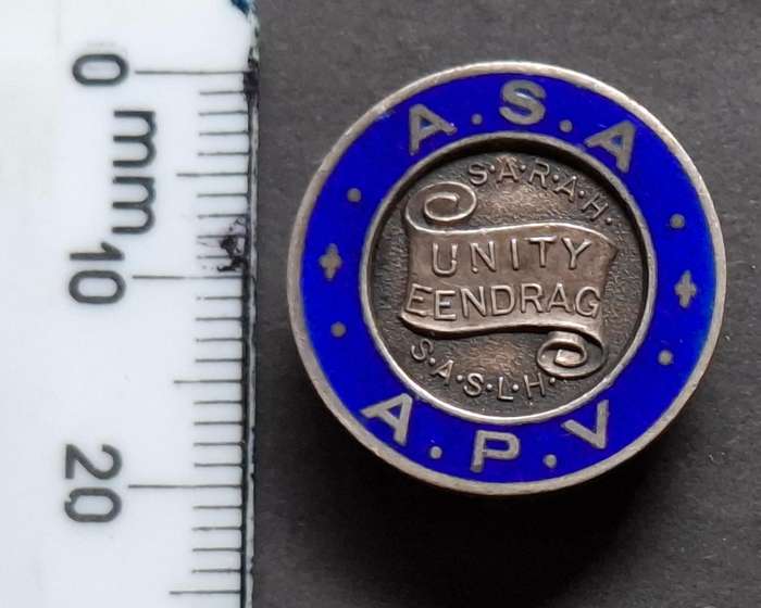 SA Railways And Harbours `A.S.A. / A.P.V.` Unity Badge (Solid Silver)  Button Hole Badge        E87