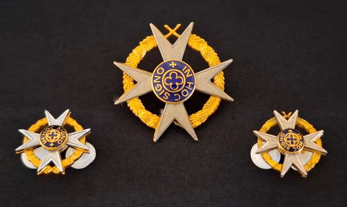 South African Corps of Chaplains Cap And Collar Badges, Christian ---- NOTE Cap Badge Lugs -- E89