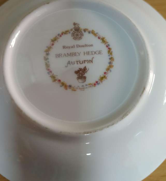 Royal doulton Brambley Hedge Autumn dish