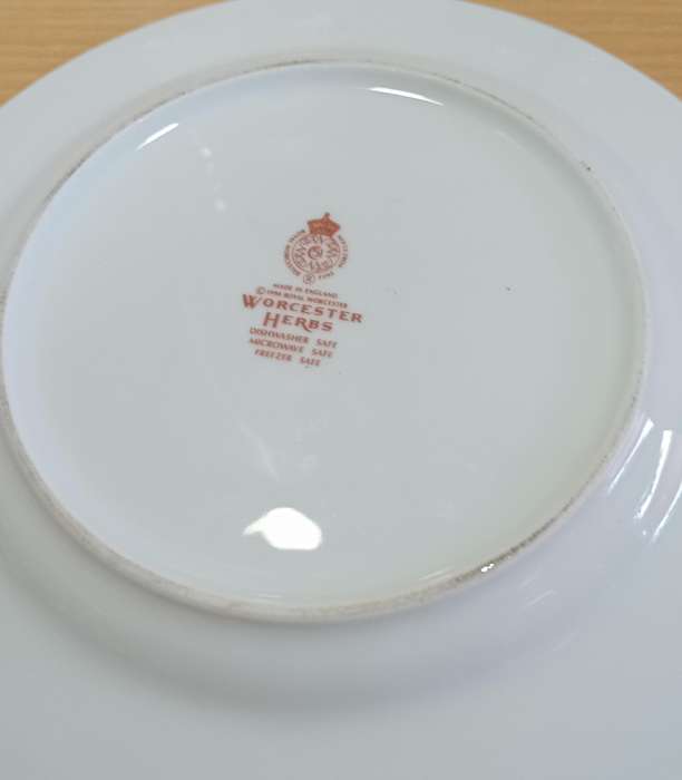 Worcester Herbs plate