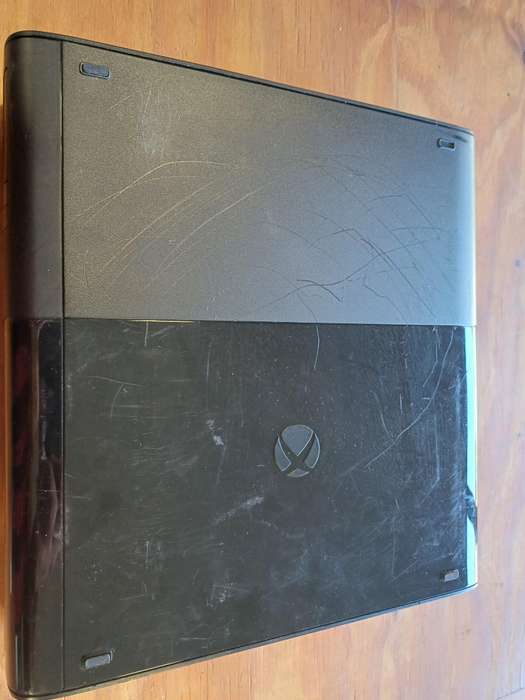 Xbox 360s for Spares + 2 game discs + Power supply (Read Description)
