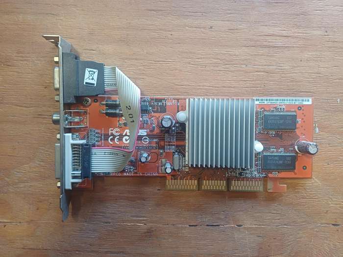 Asus A9250/TD/128M/A (Ati Radeon 9250)