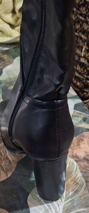 Gilly knee length boot UK 6