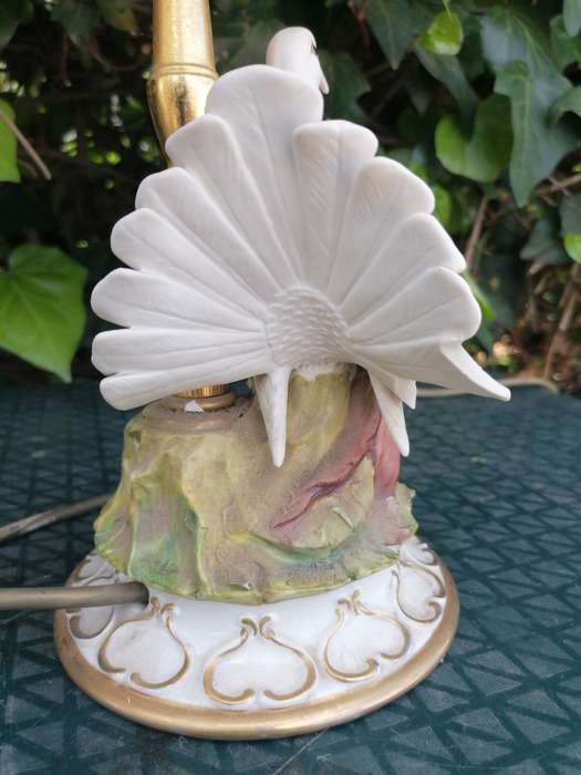 STUNNING PAIR OF CAPODIMONTE PORCELAIN DOVE TABLE LAMPS