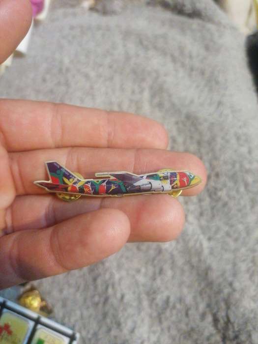 1995 rugby world cup airplane pin