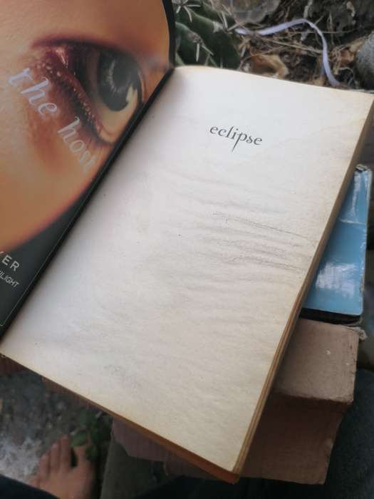 Eclipse by Stephenie meyer