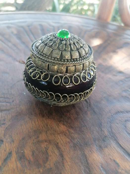 Vintage trinket holder