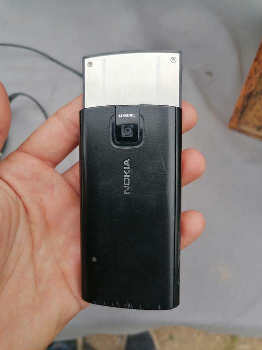 Nokia x3 cellphone with charger