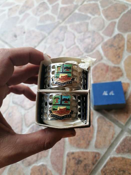 Set of AANHOU WEN Napkin rings