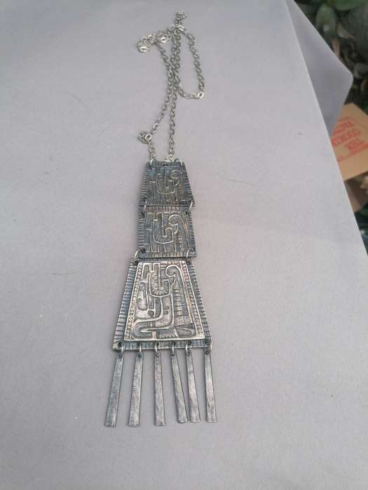 Vintage statement piece consumer jewelry necklace