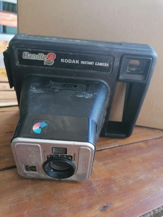 Handle  KODAK INSTANT Camera. Not tested
