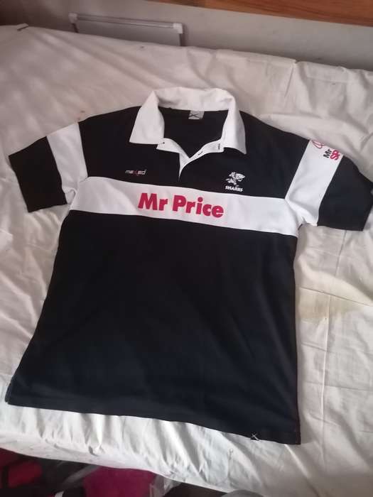 Small sharks rugby shirt. Unknown size