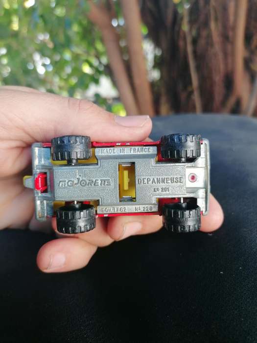 Majorette Chevrolet Two Truck Wrecker: Auto Assistance 1/62
