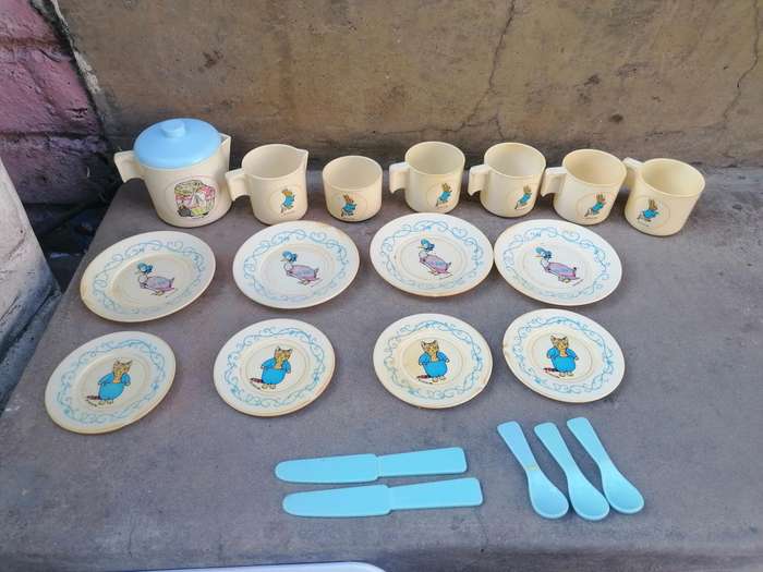 vintage Peter Rabbit toy tea set,1983