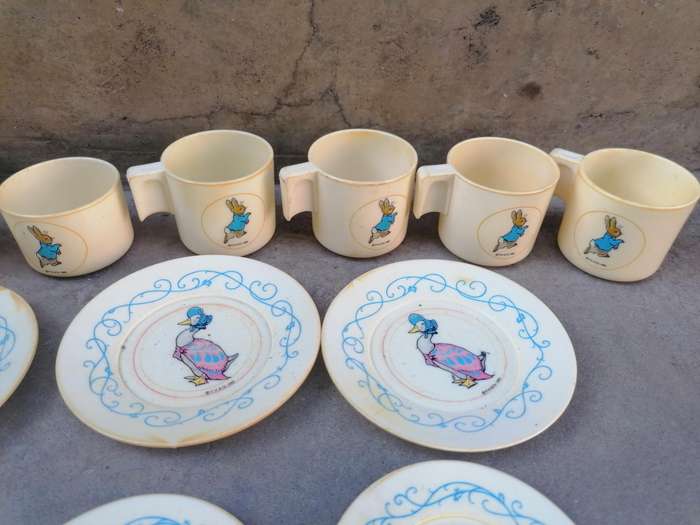 vintage Peter Rabbit toy tea set,1983