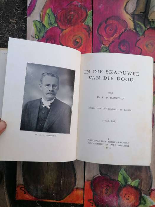In die skaduwee van die dood /McDonald, RD Dr