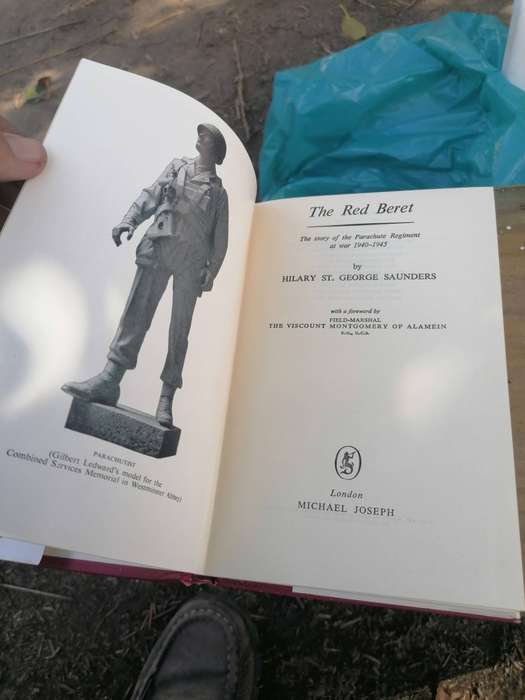THE RED BERET: THE STORY OF THE PARACHUTE REGIMENT AT WAR 1940-1945