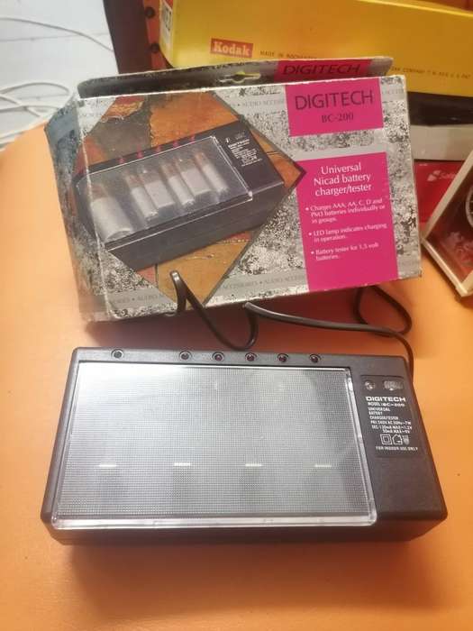 Digitech BC-200 Universal Nicad battery charger/tester